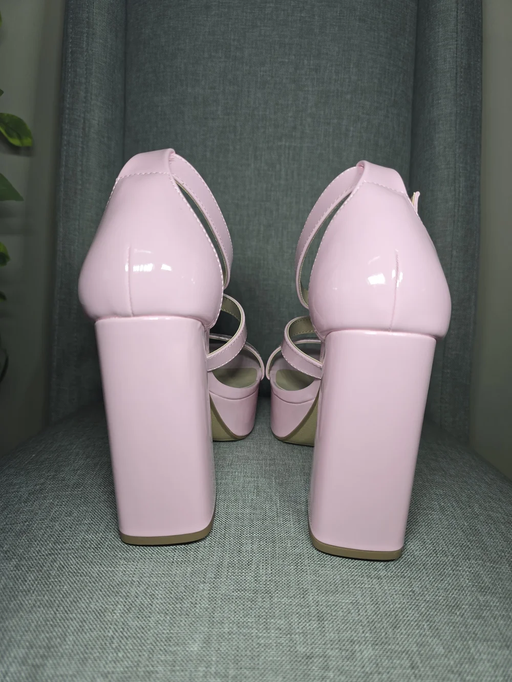Delicious Shoes “Kebab” Pink Rhinestone Platform Heels – Women’s Size 7.5 – NIB